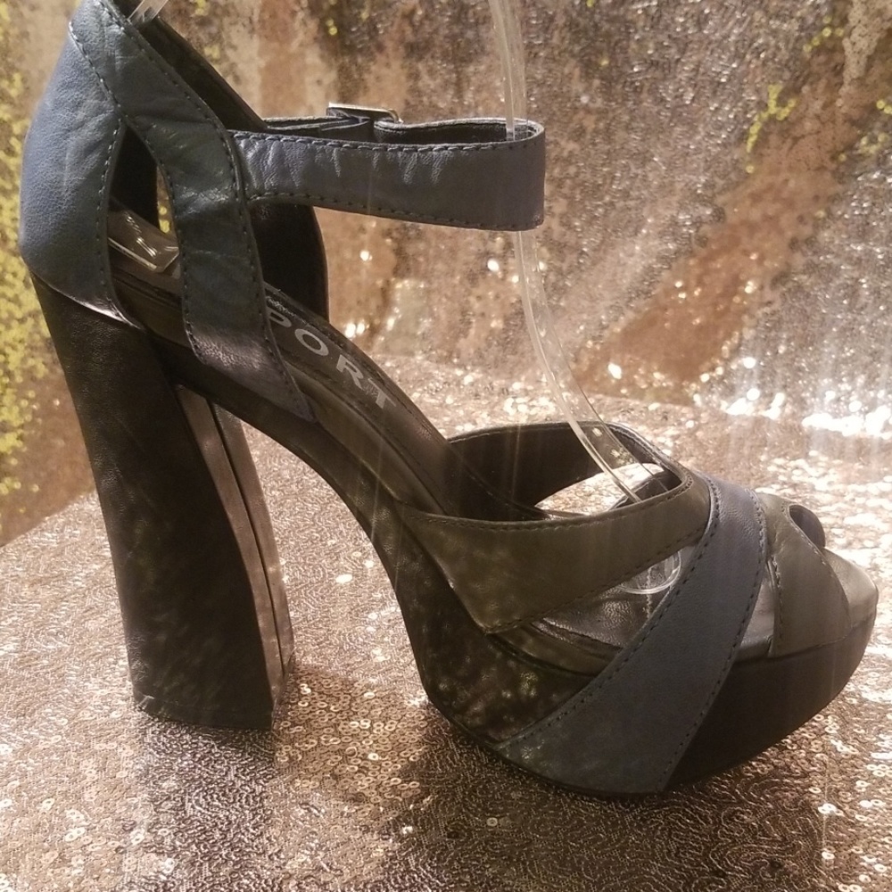 Report Platform Sandals - Picture 2 of 5